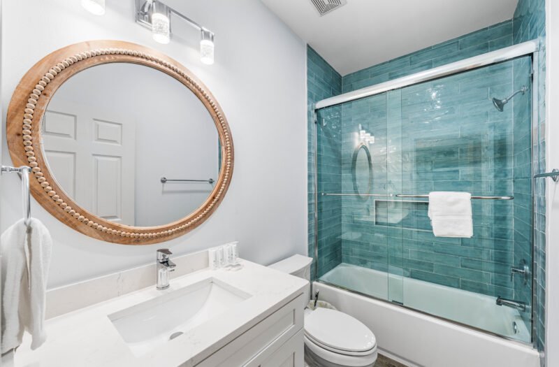 2nd Floor Bathroom